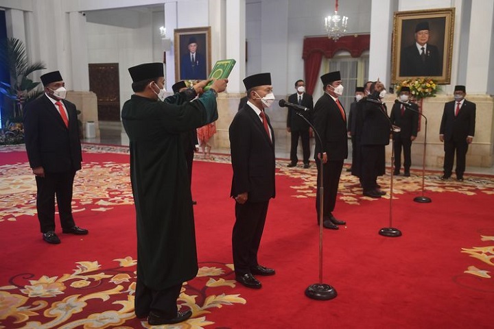 Akhirnya Gelar Reshuffle Kabinet, Ini Daftar Menteri Baru Dan Yang ...